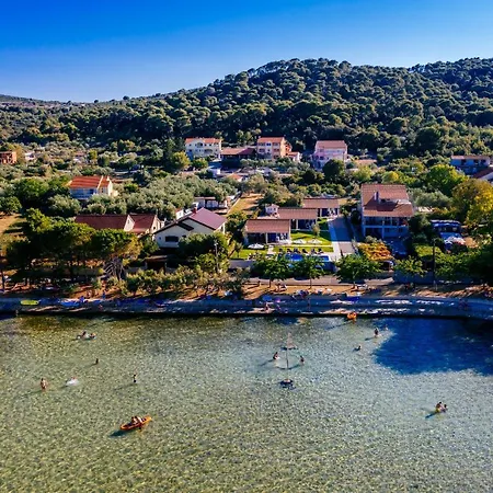 Muntan Villa Kraj (Zadar)