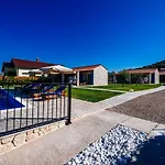 Muntan Villa Kraj (Zadar)