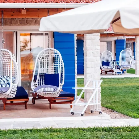 Muntan Villa Kraj (Zadar)